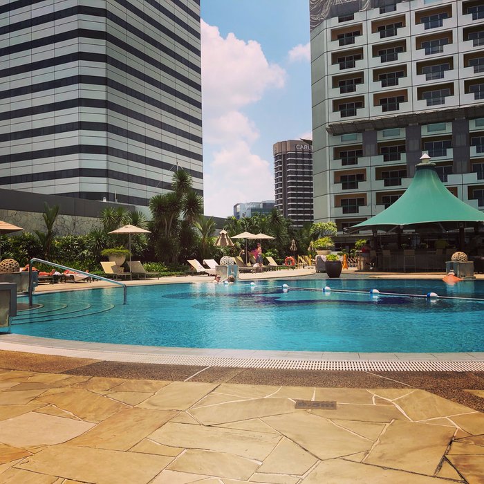 Swissôtel The Stamford Singapore Pool: Pictures & Reviews - Tripadvisor