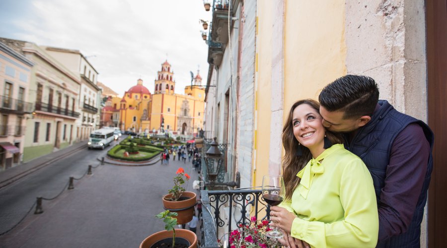Hotel Casona de Don Lucas cuenta con 14 habitaciones , el mejor desayuno Buffet está con nosotros . 📖 puntos cercanos de interés: -Teatro Juárez -Callejón del beso -Universidad de Guanajuato-jardín Unión 📍Plaza de la paz #48 ;Zona centro #Guanajuato