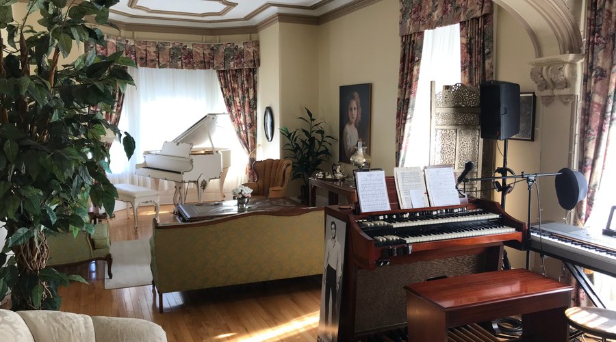 Living / Music Room