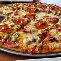 Deluxed pizza
