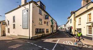 The White Hart Hotel in Moretonhampstead, image may contain: Street, City, Road, Neighborhood