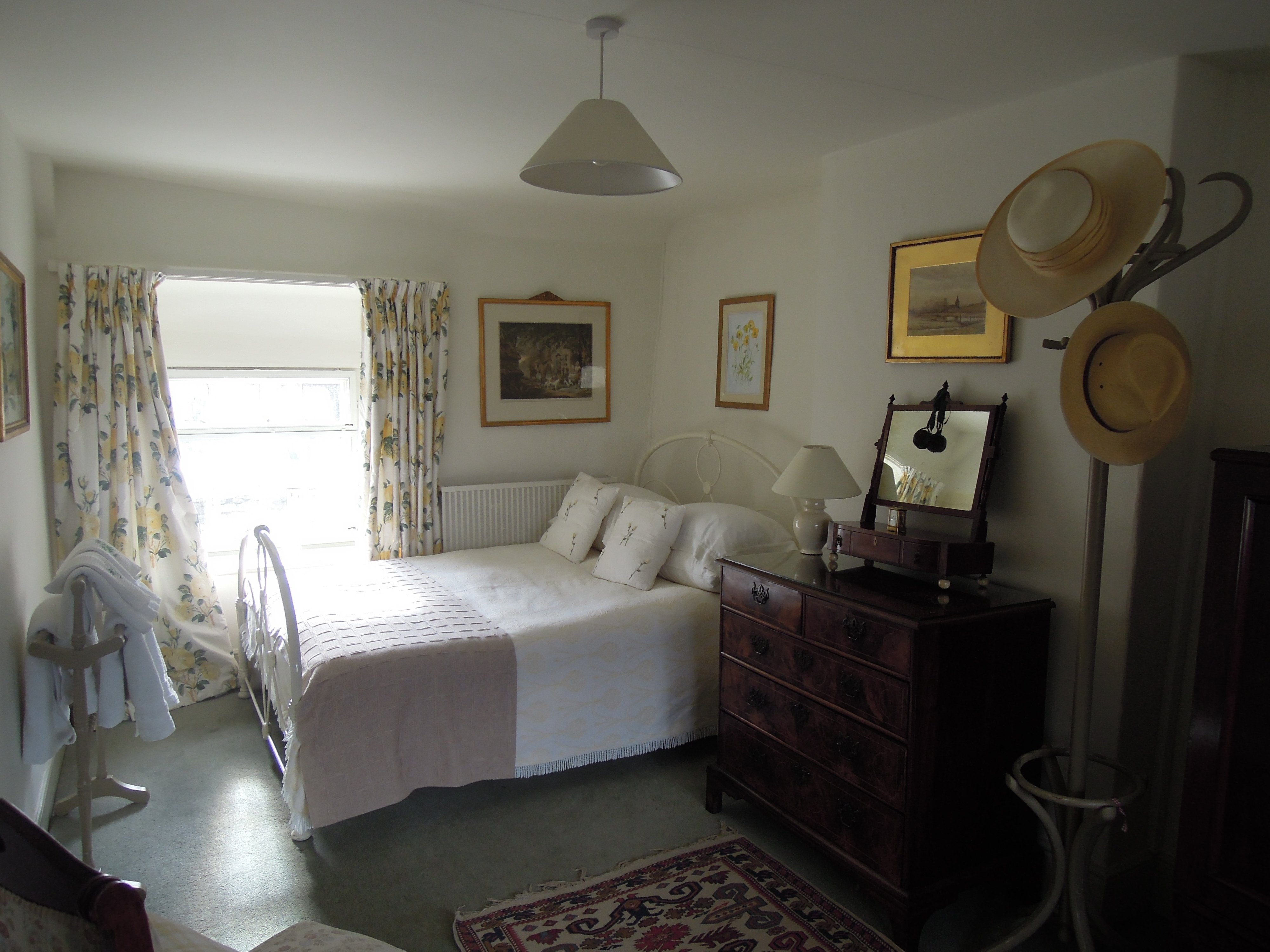 HOUND HOUSE BED AND BREAKFAST - B&B Reviews (Yetminster, England)