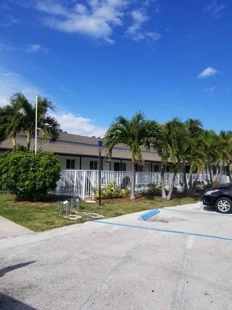 POMPANO BREEZE - Prices & Condominium Reviews (Pompano Beach, FL)