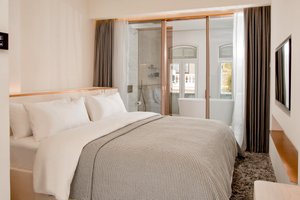 Room & Suite