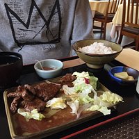 食べかけたショットですみません。 焼肉定食です。