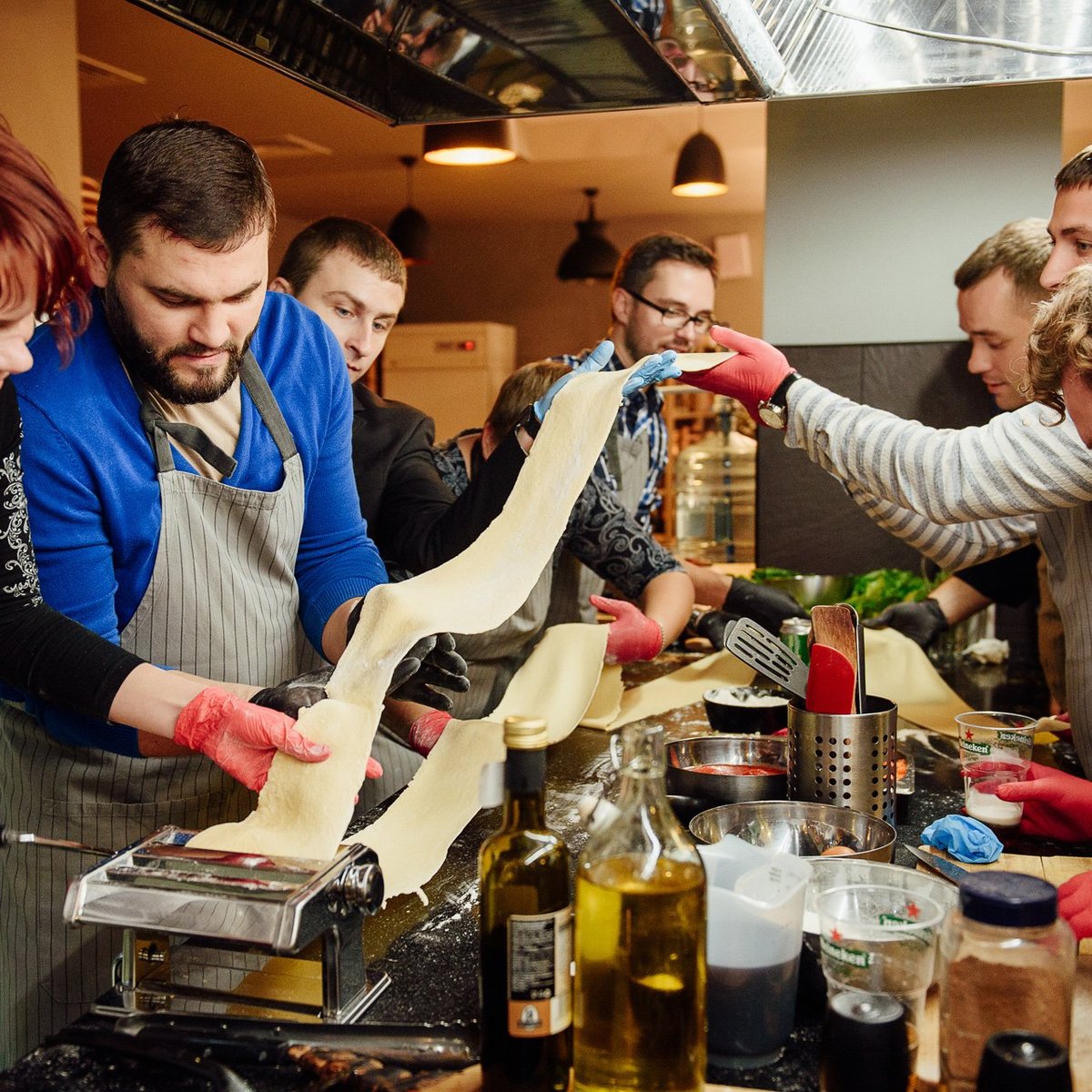 Кулинарный мастер класс в санкт петербурге. Taste Lab, Санкт-Петербург. Кулинарная студия taste Lab Заневский. Кулинарный мастер класс для мужчин. Мастер-класс по кулинарии СПБ.