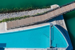 Piscina y playa
