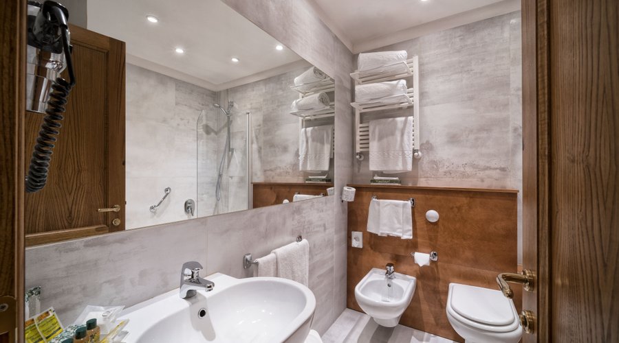 Bathroom Junior Suite