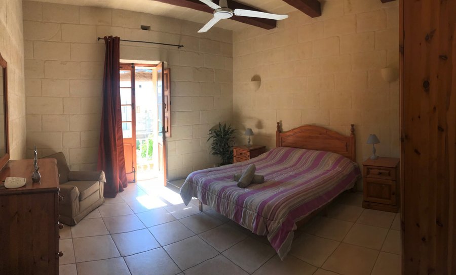 Large Double Bedroom with En Suite Bathroom