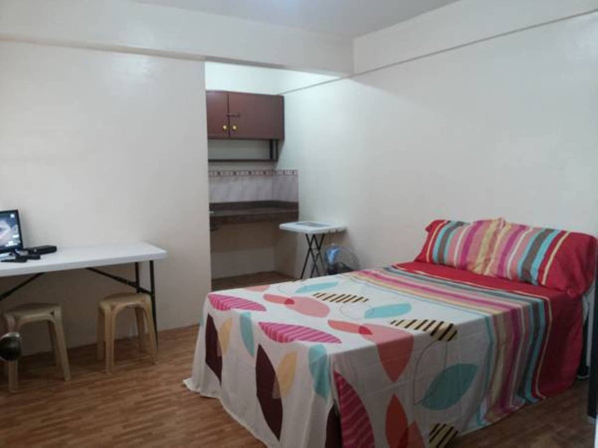 BUDGET STUDIO UNIT IN MAKATI $16 ($̶2̶1̶) - Prices & Lodging Reviews ...