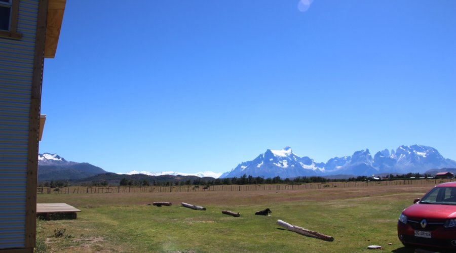 Vista al Paine - Refugio de Aventura - Parking lot - Rio Serrano, Torres del Paine, Chile 