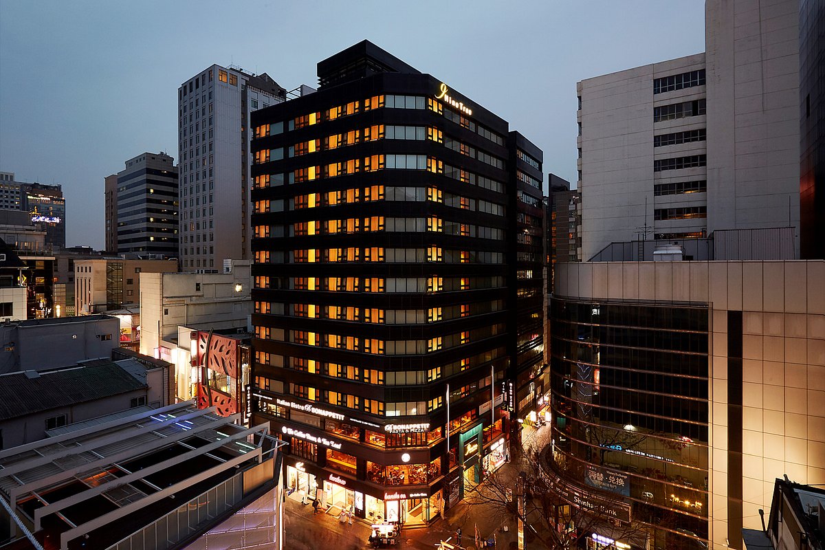 Dong seoul. Hotel Myeongdong в Сеуле. Crown Park Hotel Seoul. Гостиницы Сеула Южная Корея. Комплекс в Сеуле Nine one.