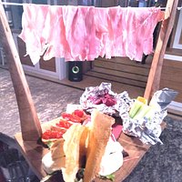 Ammirate... Il Prosciutto Bucolico Morenico "appeso" tagliato al momento. Una vera delizia per il palato
