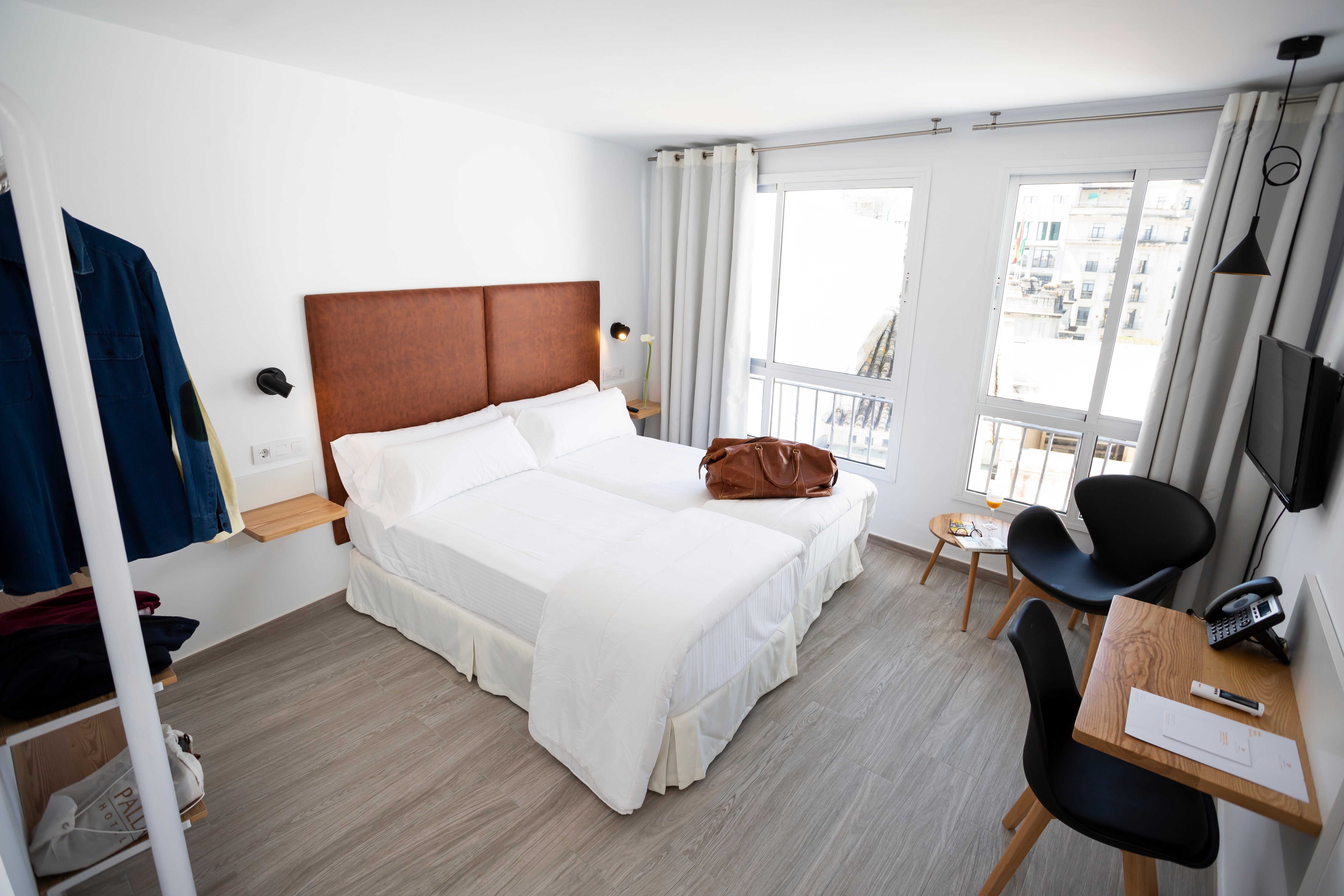 Basic Hotel Sevilla Catedral Rooms: Pictures & Reviews - Tripadvisor