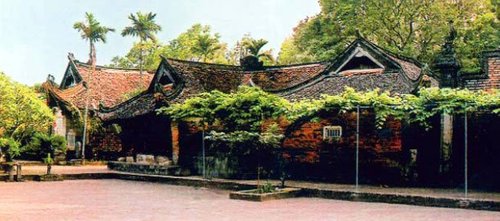 Chùa Vĩnh Nghiêm, còn được gọi là chùa Đức La, là một ngôi chùa cổ tại làng Đức La, xã Trí Yên, huyện Yên Dũng, tỉnh Bắc Giang, Việt Nam. Chùa được công nhận là một trung tâm Phật giáo, nơi đào tạo tăng đồ cho cả nước, nơi phát tích Tam Tổ phái Thiền Trúc Lâm của Phật giáo Việt Nam. Năm 2015, chùa được Nhà nước Việt Nam công nhận là Di tích quốc gia đặc biệt