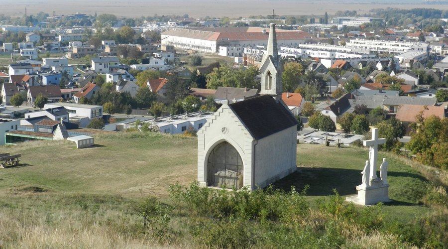 Neusiedl am See ze Wzgórza Kalwaryjskiego