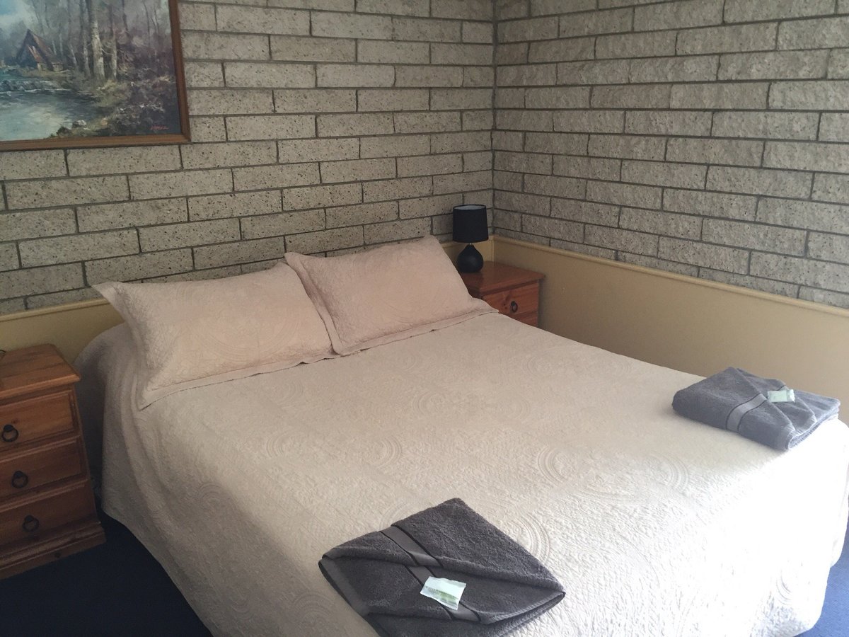 Ebor Falls Hotel Motel Bar or Lounge: Pictures & Reviews - Tripadvisor