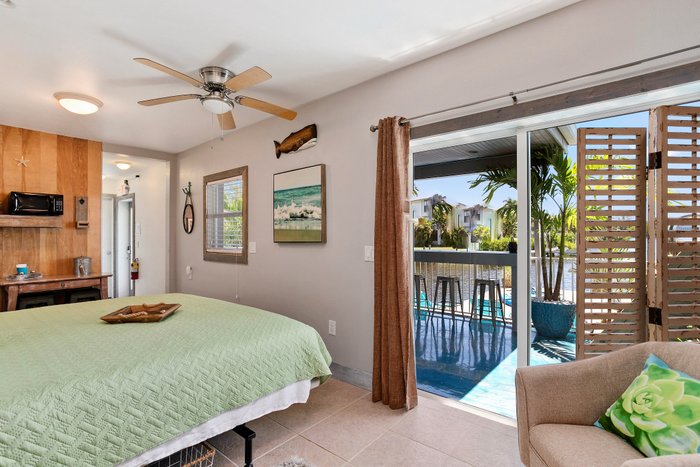 Latitude 26 Waterfront Boutique Resort - Bonita Springs - hotel rooms