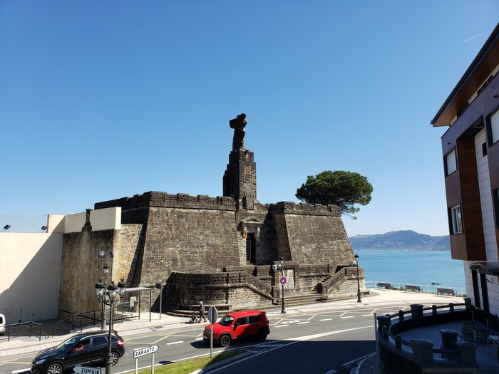 Imagen 1 de Monumento a Elcano