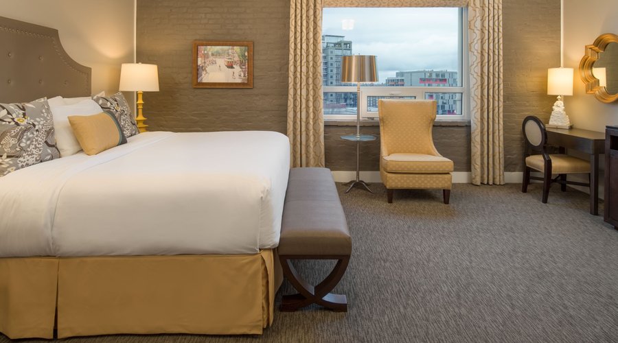 Deluxe King Room