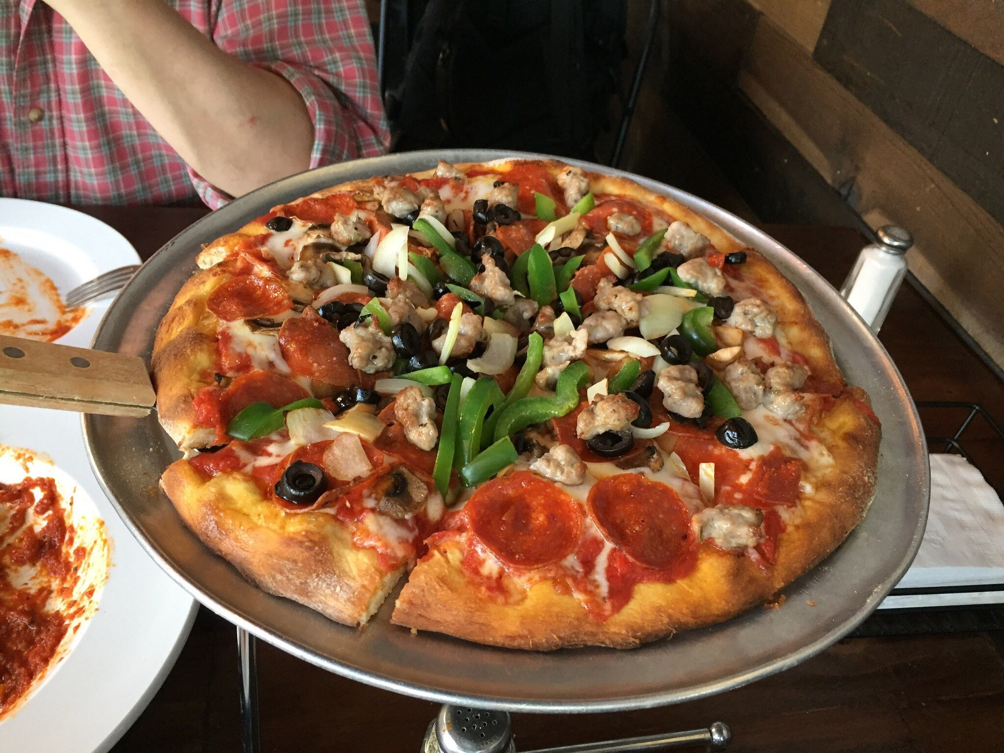 Indulge in North Beach Pizza on Taraval: A Slice of San Francisco