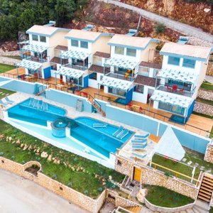 Sappho Boutique Suites offers you 8 deluxe suites, infinity waterfall swimming pool and isolated beach right below the suites - the perfect place for your summer vacation!