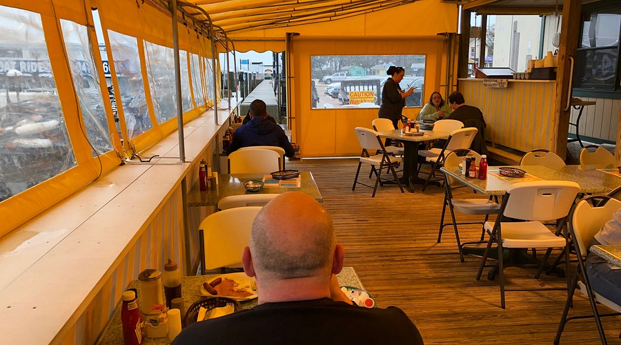 Gilchrist Restaurant