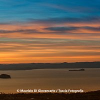 Lo spettacolo del tramonto dal Belvedere in Piazzale della Rocca Montefiascone.