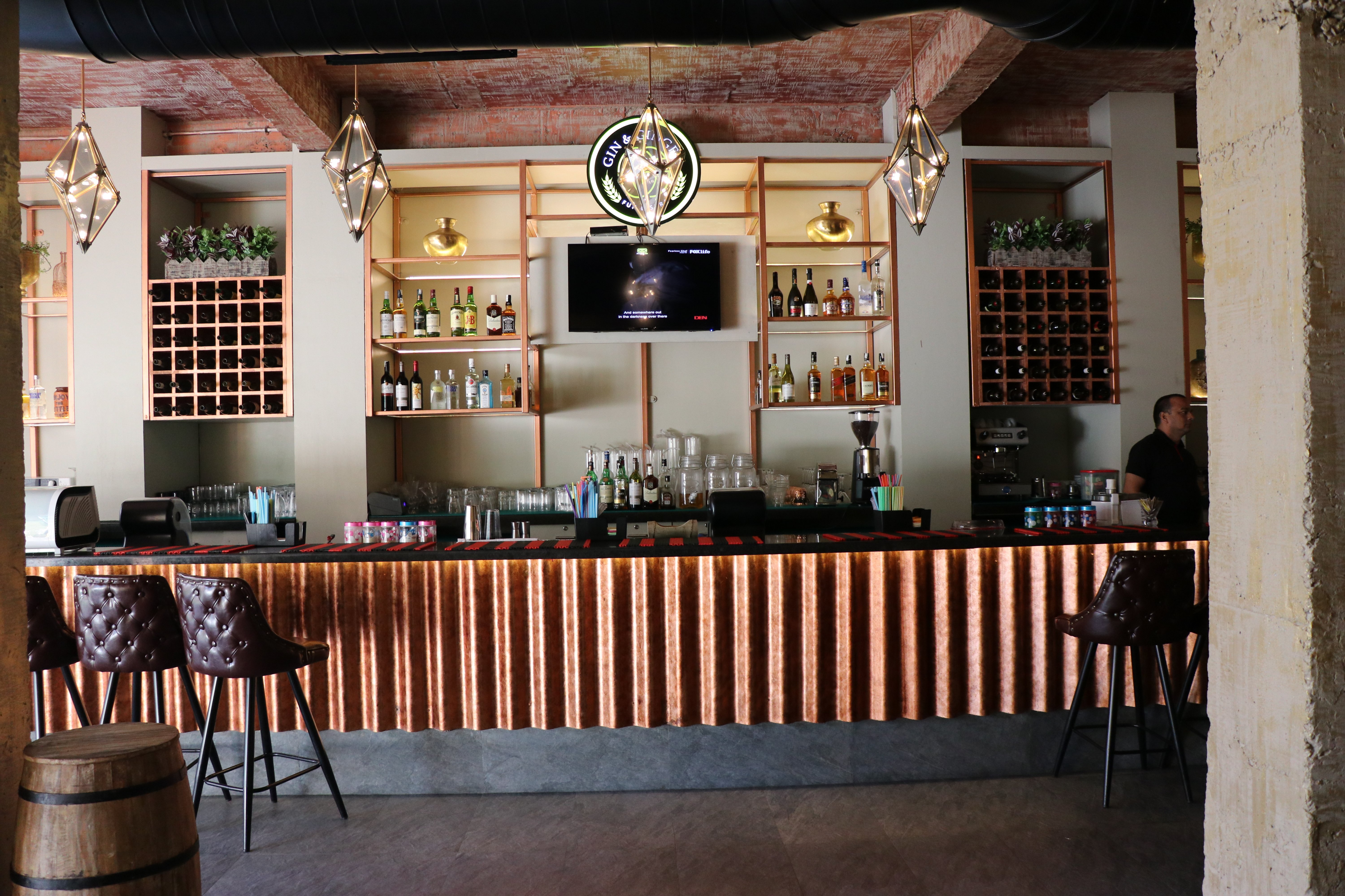 Best bar and grill near me online