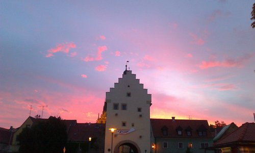Haupttor mit Treppengiebel genannt "Polizeiturm"