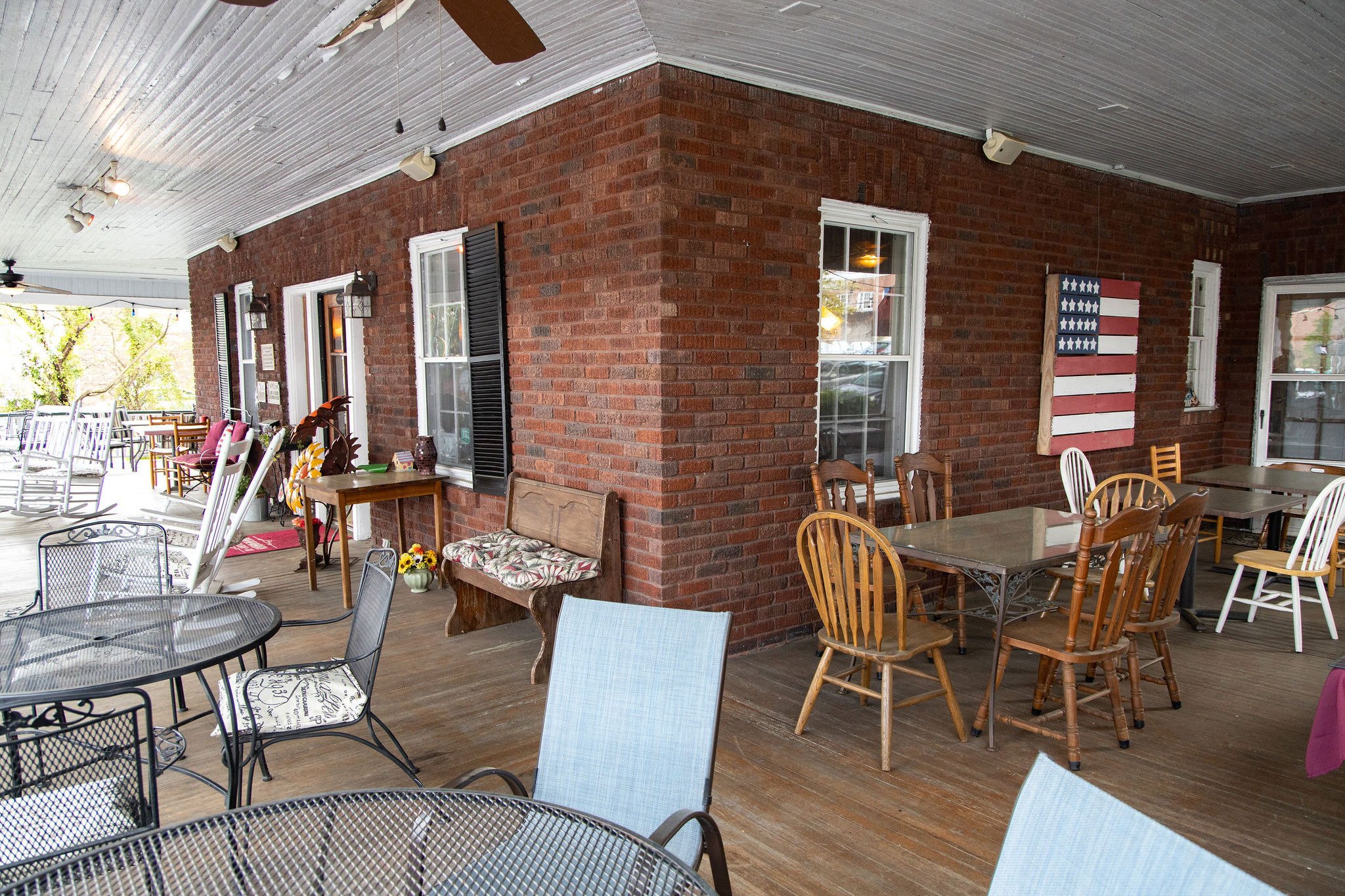 THE HENDERSON Updated 2023 Prices B B Reviews Hendersonville NC   Patio Dining 