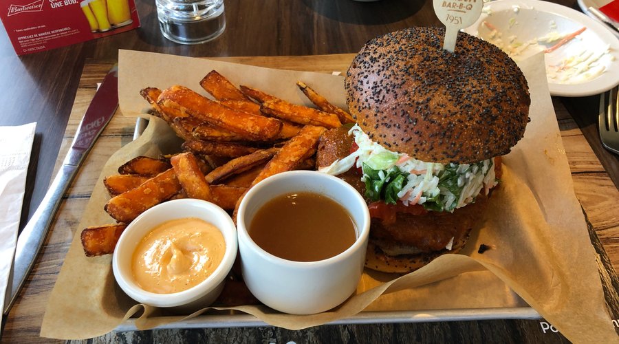 Sandwich au Poulet Mayonnaise (Chicken Sandwich with Mayonnaise)