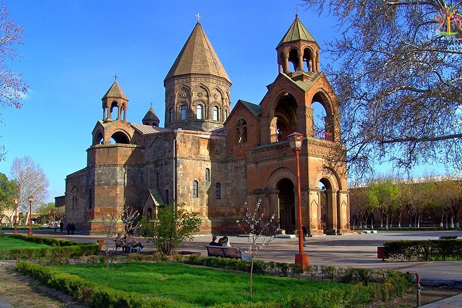 The Churches of Echmiatsin and the Archaeological Site of Zvartnots image