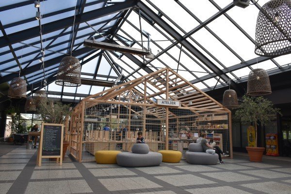 Het atrium met het klusatelier.