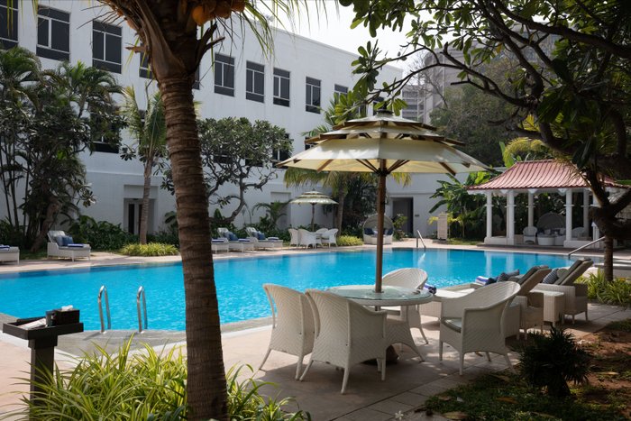 Taj Connemara, Chennai Pool: Pictures & Reviews - Tripadvisor