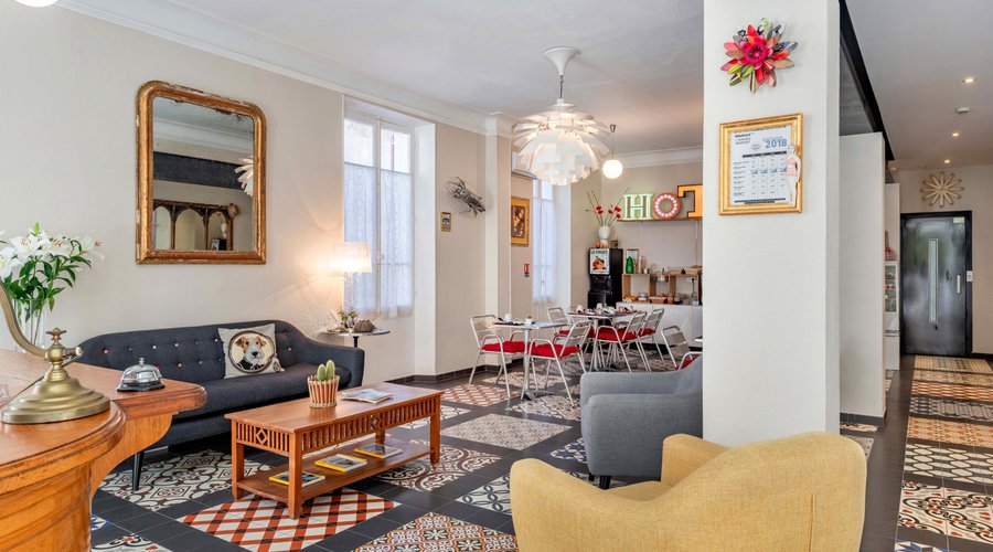 Espace accueil / salon et petit-déjeuner