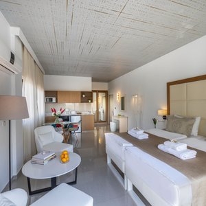 The King Jason Paphos - Designed for Adults, hotel in Paphos