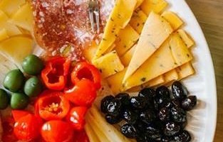 We can customize our cheese plates