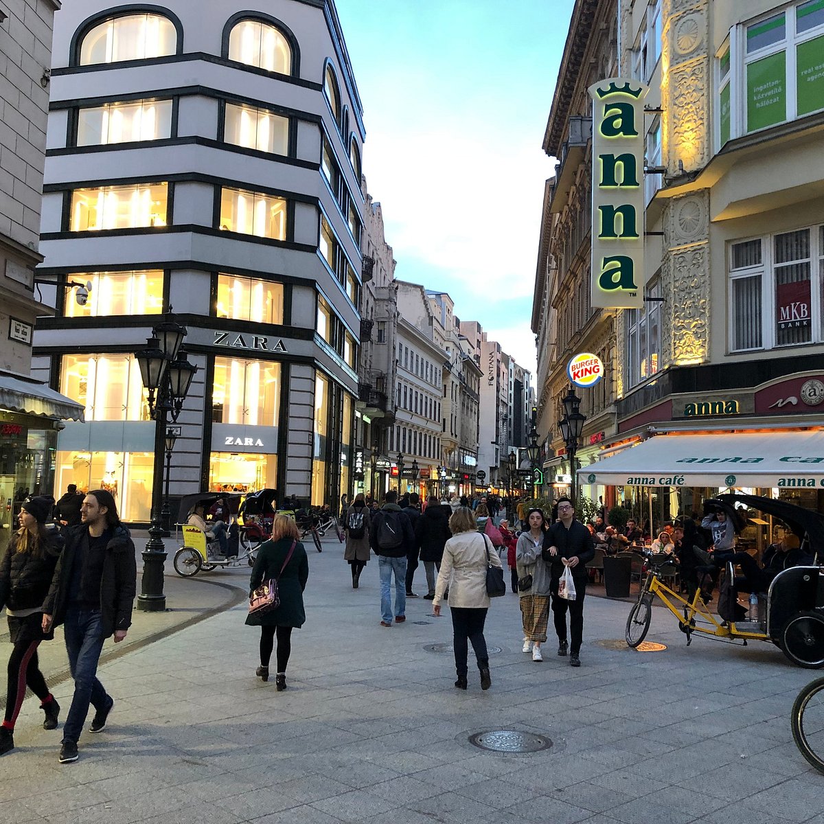 Vaci Street Budapest Ce Quil Faut Savoir Pour Votre Visite 2022