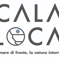 Immersa nel Parco del Beigua - patrimonio UNESCO, la caletta del CALA LOCA offre la possibilità di trascorrere il proprio tempo di fronte ad un mare BANDIERA BLU, gustando cibo e vini della tradizione ligure selezionati per qualità e tipicità in un ambiente rilassante e nella massima privacy