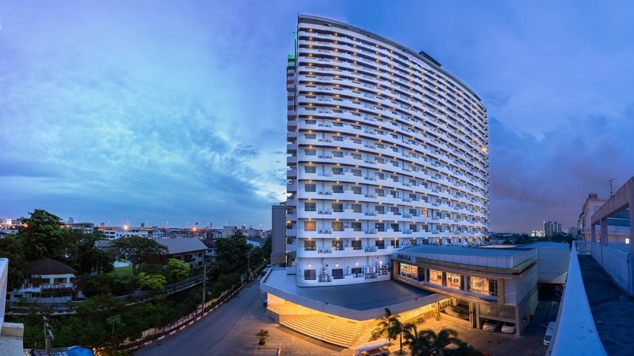Exterior high-rise city hotel