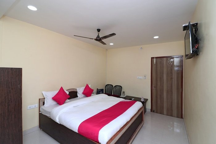 OYO FLAGSHIP 92674 GOVIND GUEST HOUSE - Prices & Specialty Hotel ...