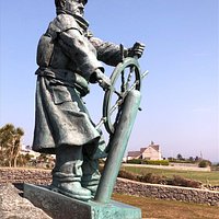 Memorial sculpture to Richard ‘Dic’ Evans, one of the life boat men from Moelfre. Located at the Seawatch Centre, Moelfre.