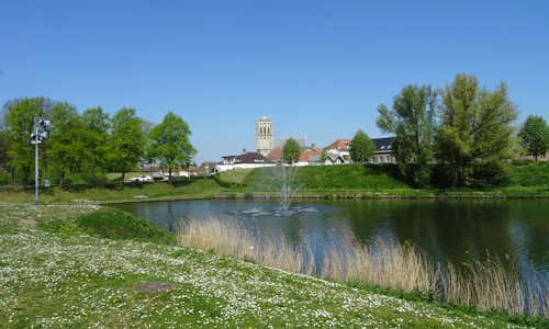 Brielle;vesting met zicht op kerk