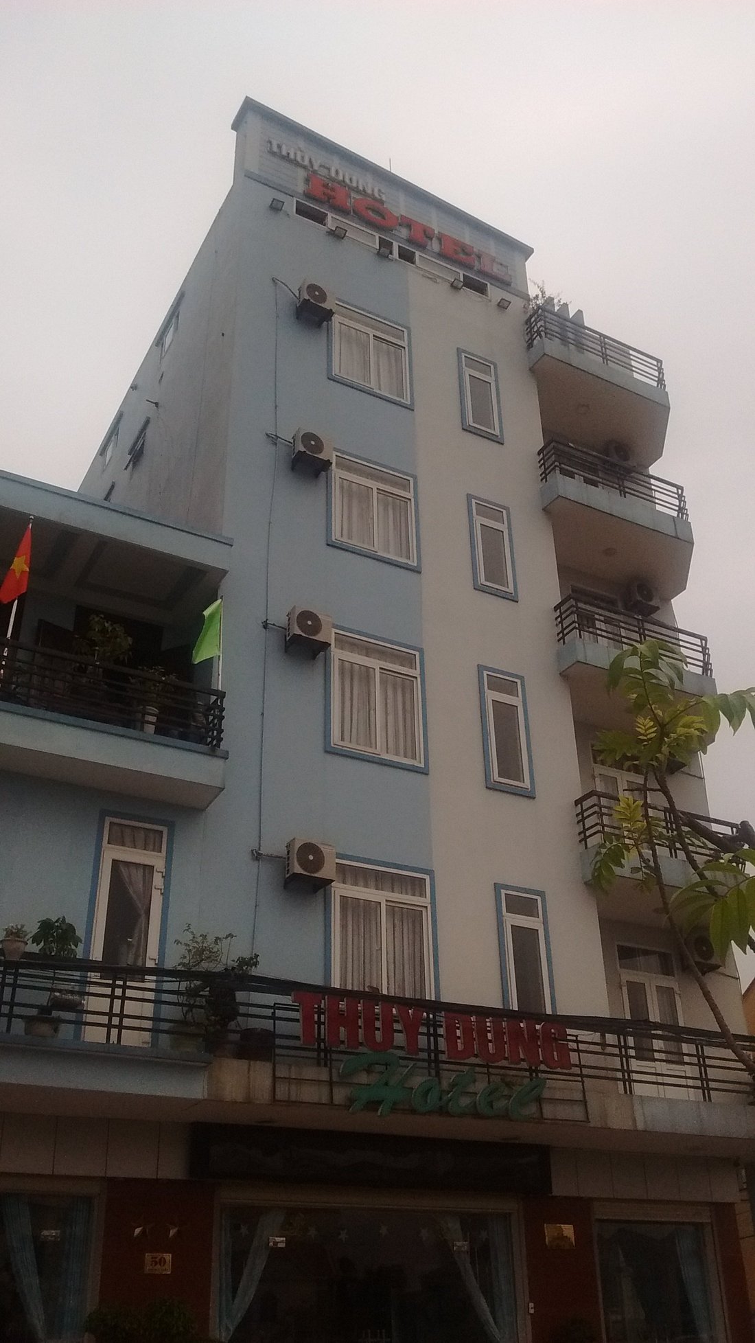 Thuy Dung Hotel (동호이) - 호텔 리뷰