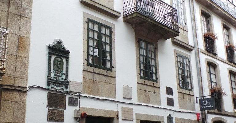 Fachada del Museo Casa de la Troya, que recrea la pensión de finales del siglo XIX inmortalizada por D. Alejandro Pérez Lugín en su novela del mismo título.