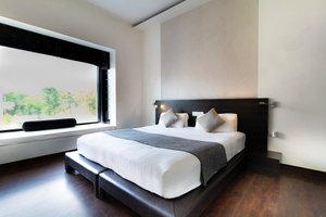 Room & Suite