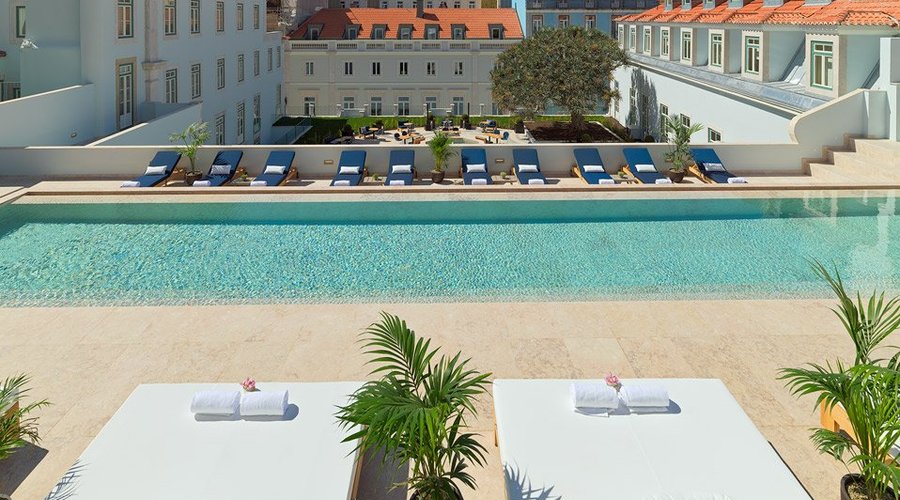Plunge Pool & Solarium beds