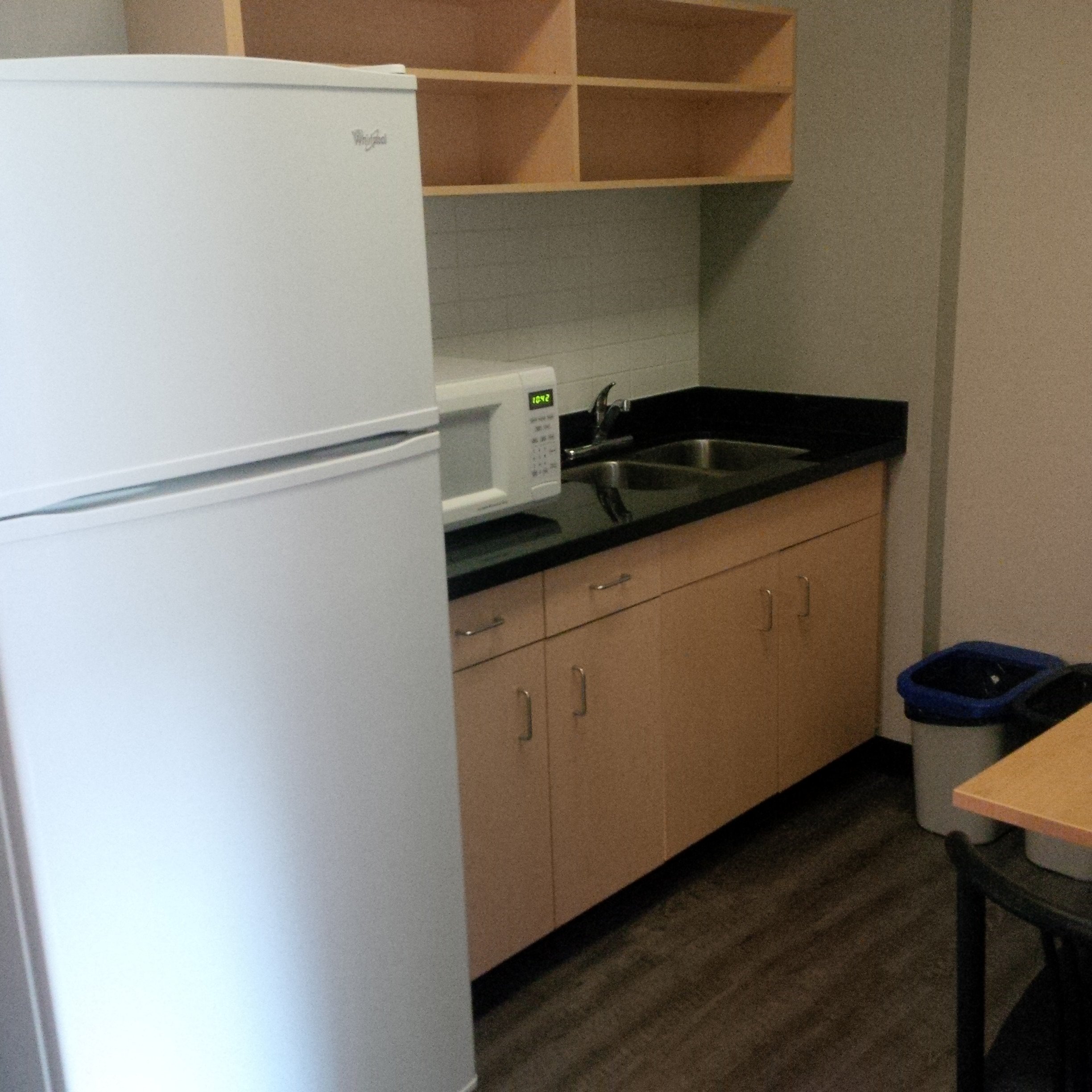 RESIDENCE CONFERENCE CENTRE OAKVILLE Canada Ontario Tarifs 2024   Kitchen With Full Fridge 