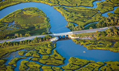 The A1A Ocean Islands Trail scenic highway runs north to south along Florida’s Atlantic coastline, from Fernandina Beach down to Jacksonville Beach. From Amelia Island's Victorian B&Bs to the thriving craft beer scene of Jacksonville Beach, this stretch of oceanfront byway has long been a favorite among vacationers.